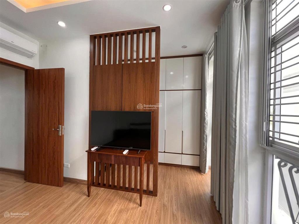 Cho thuê nhà liền kề louis đại mỗ,diện tích 100m * 5 tầng,có thang máy,giá 28 triệu, 0968 120 ***