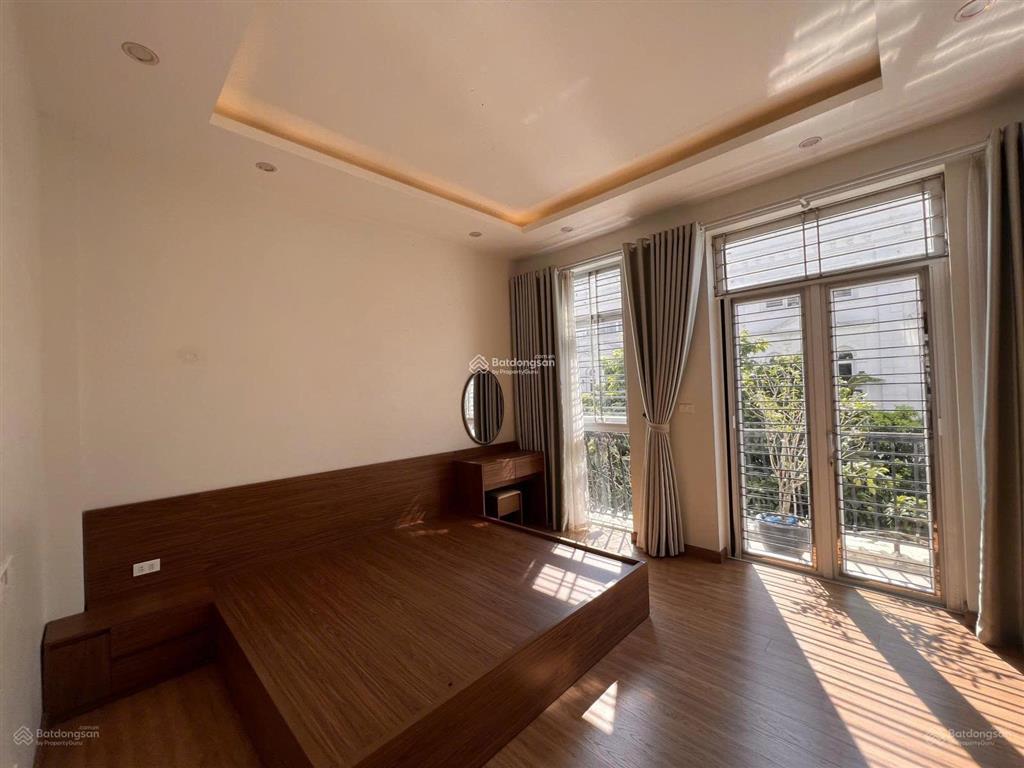 Cho thuê nhà liền kề louis đại mỗ,diện tích 100m * 5 tầng,có thang máy,giá 28 triệu, 0968 120 ***