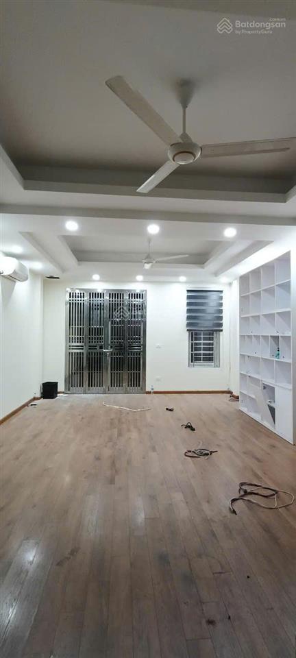 Cho thuê nhà mặt phố tố hữu 60m*5 tầng mặt tiền 5m, thông sàn, thang máy giá 35tr/th,  0968 120 ***