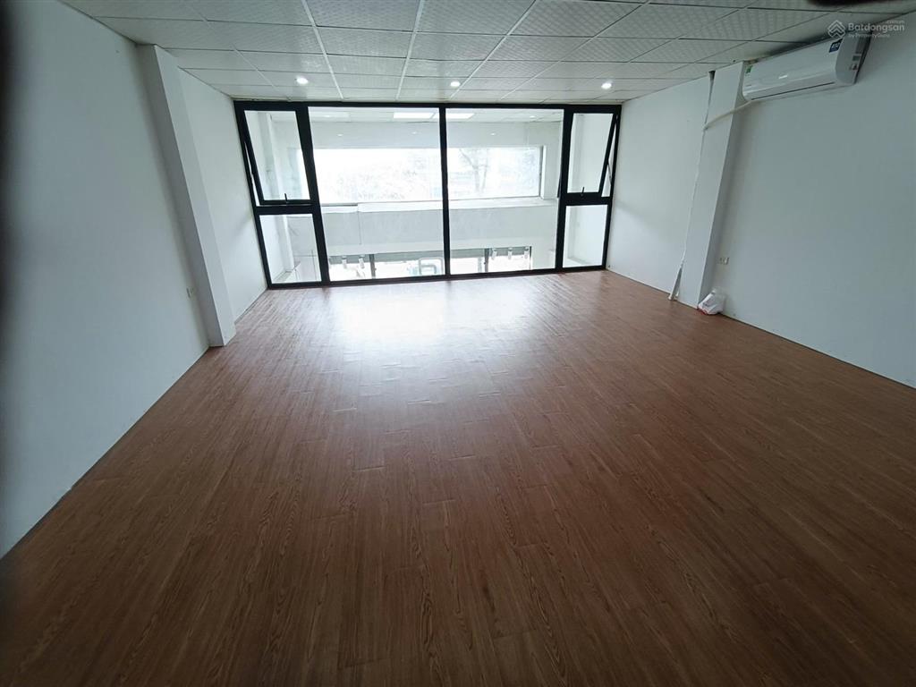 Cho thuê nhà mặt phố tố hữu 60m*5 tầng mặt tiền 5m, thông sàn, thang máy giá 35tr/th,  0968 120 ***