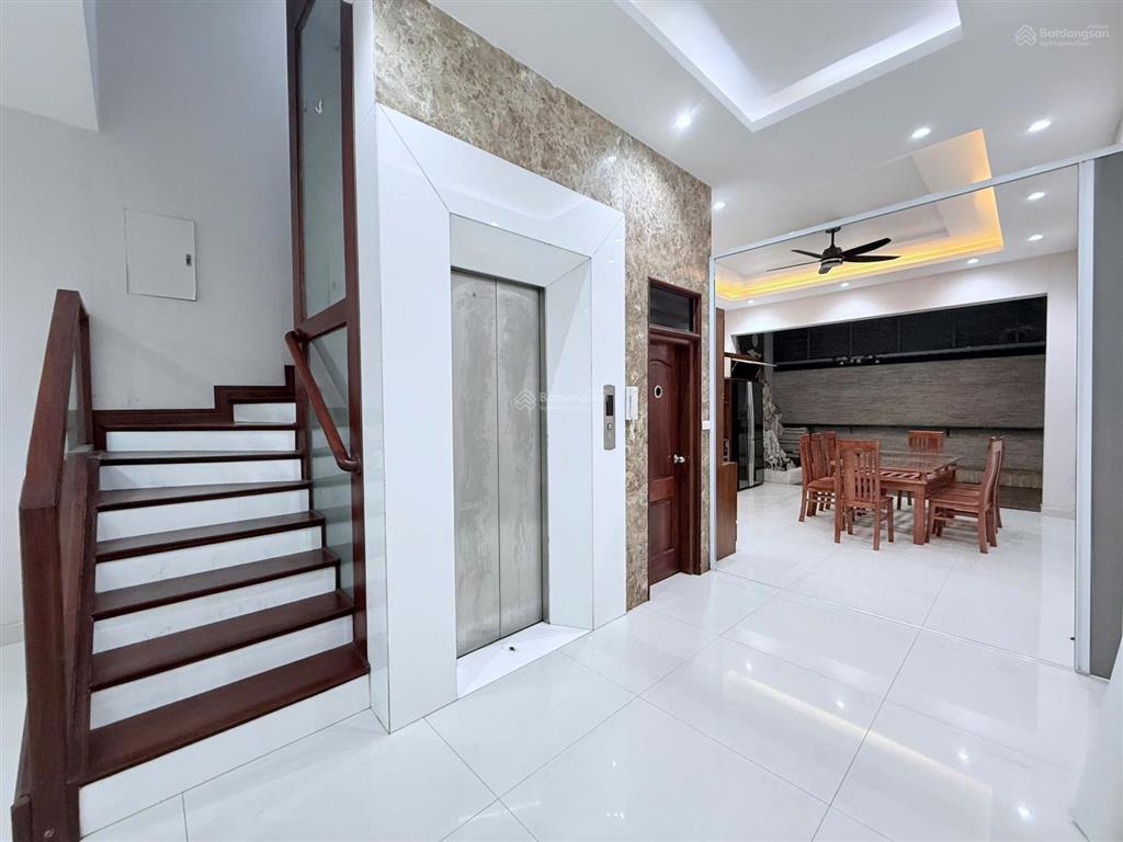 Cho thuê nhà ngõ 1 nguyễn hoàng tôn,tây hồ,dt 100m * 5 tầng,thang máy,giá 40 triệu, 0968 120 ***