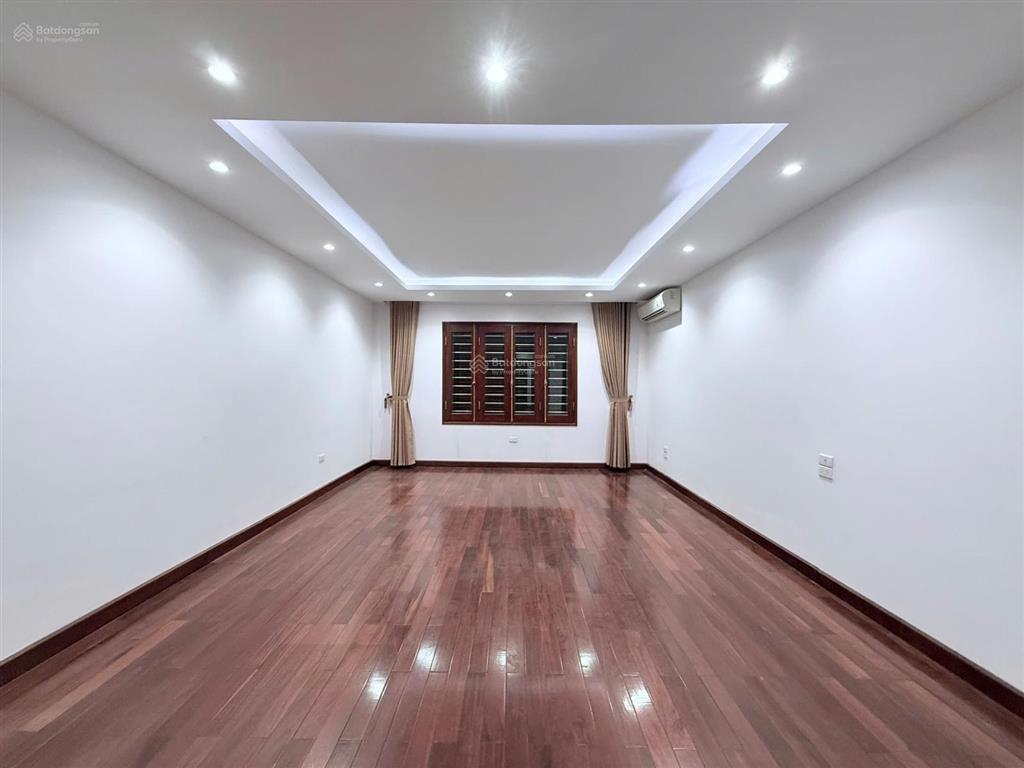 Cho thuê nhà ngõ 1 nguyễn hoàng tôn,tây hồ,dt 100m * 5 tầng,thang máy,giá 40 triệu, 0968 120 ***