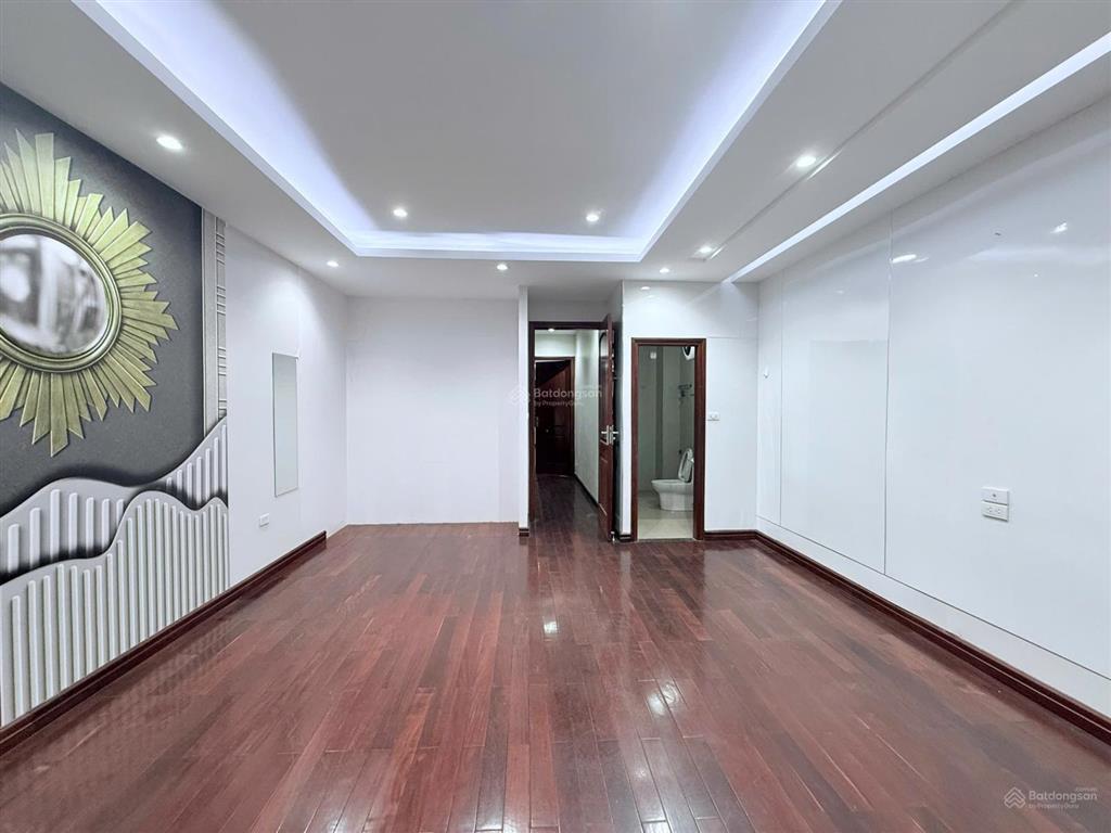 Cho thuê nhà ngõ 1 nguyễn hoàng tôn,tây hồ,dt 100m * 5 tầng,thang máy,giá 40 triệu, 0968 120 ***