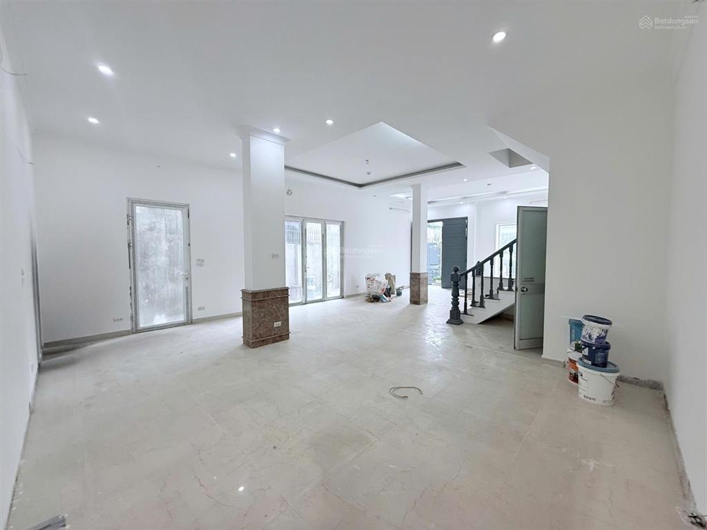 Cho thuê nhà biệt thự ngõ 18 phạm hùng, đất 140m xd 90m * 4 tầng, giá 37 triệu,  0968 120 ***