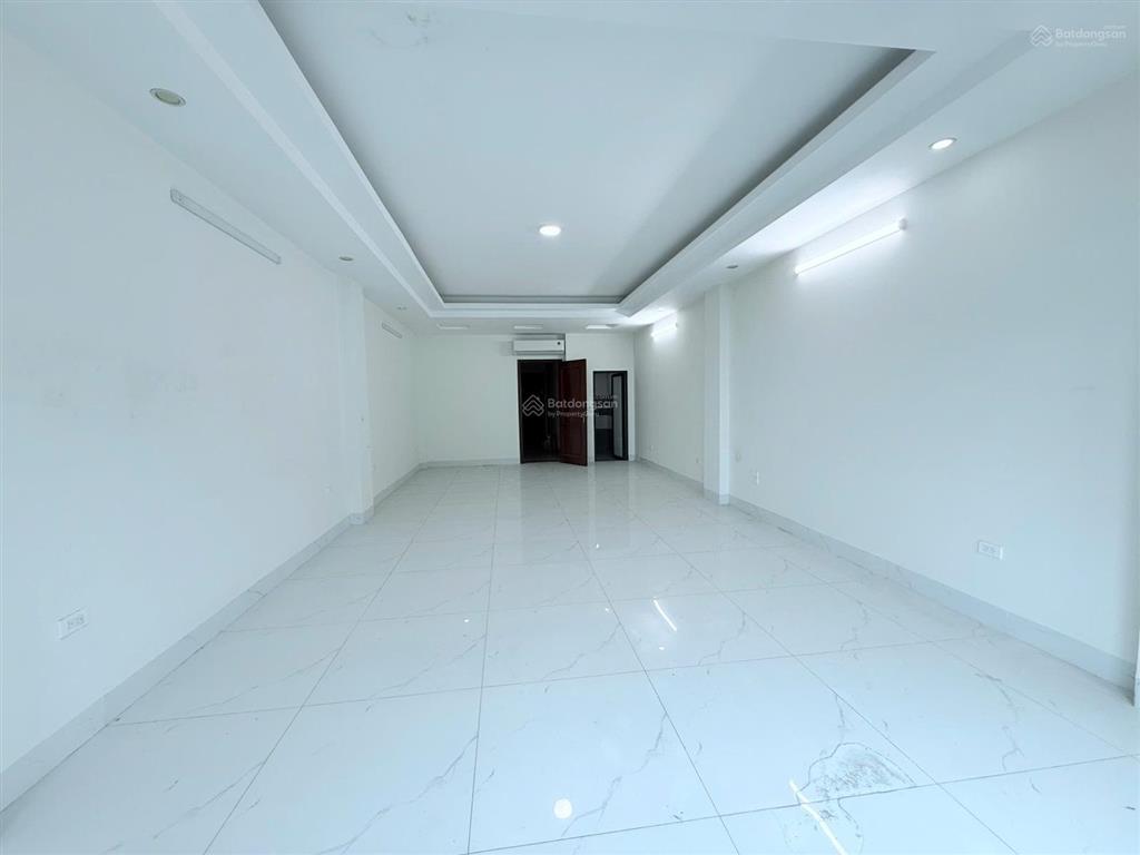 Cho thuê nhà liền kề đường phú diễn, bắc từ liêm dt 100m * 7 tầng, 1 hầm, thang máy, giá 45 triệu