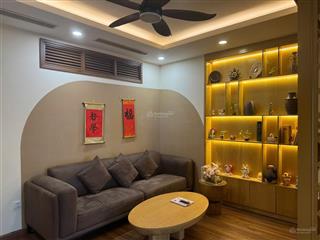 Bán căn 2 ngủ tầng đẹp paragon nhỉnh 7 tỷ 90m2