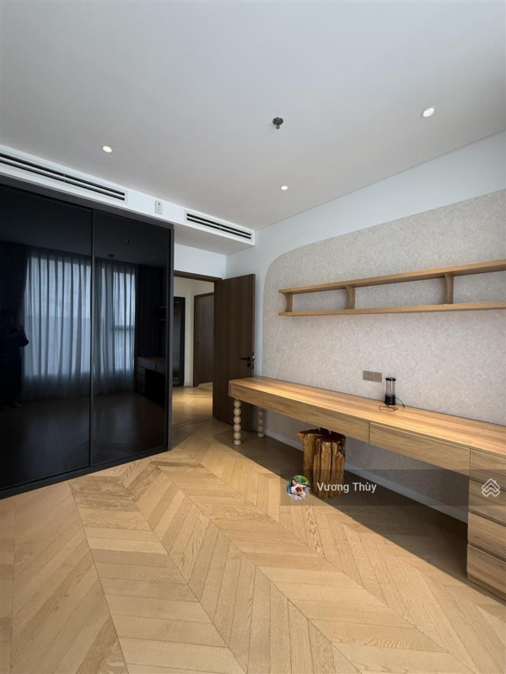 Chính chủ gửi cho thuê 3 phòng ngủ view sông trực diện, nhà đẹp có gu,  0938 211 ***