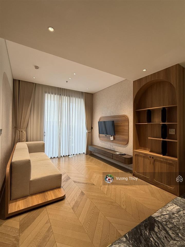 Chính chủ gửi cho thuê 3 phòng ngủ view sông trực diện, nhà đẹp có gu,  0938 211 ***