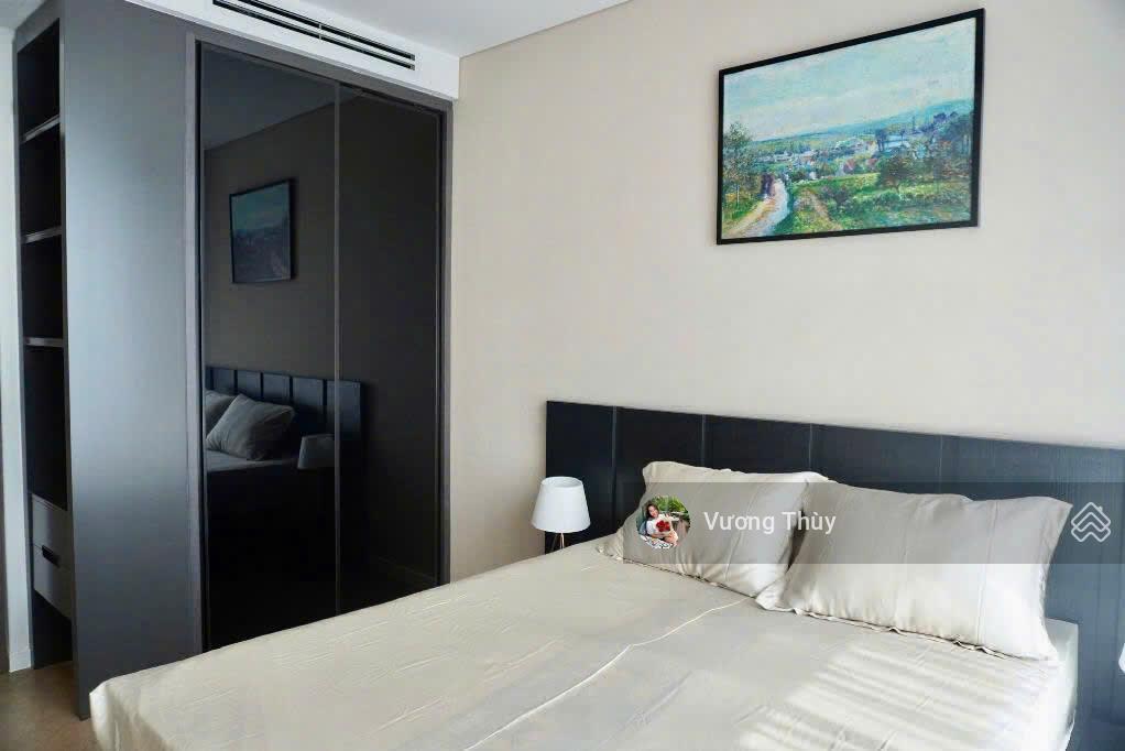 Chính chủ gửi bán căn 2 phòng ngủ 69m2 giá tốt 11.4 tỷ all in, tháp west tầng cao,  0938 211 ***