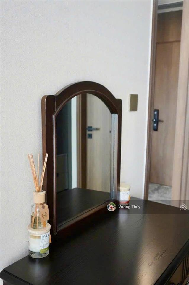 Chính chủ gửi bán căn 2 phòng ngủ 69m2 giá tốt 11.4 tỷ all in, tháp west tầng cao,  0938 211 ***