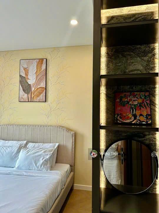 Chính chủ gửi bán 2 phòng ngủ lumiere riverside, giá chỉ 11.3 tỷ allin, có sổ,  0938 211 ***
