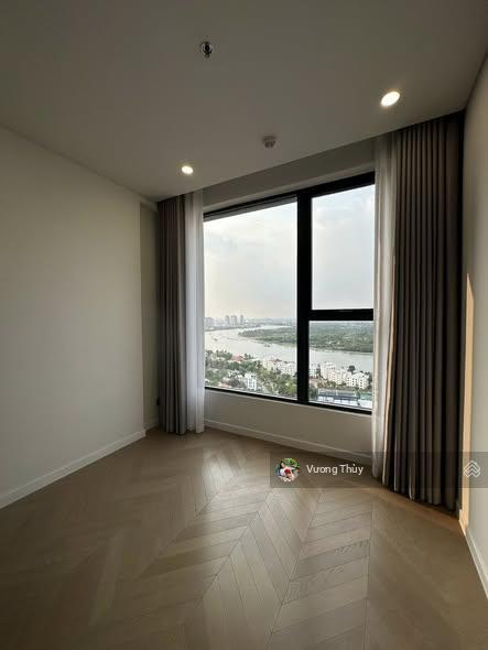 Chính chủ gửi bán 3 phòng ngủ lumiere riverside, căn góc view sông, giá 16.5 tỷ all in 0938 211 ***