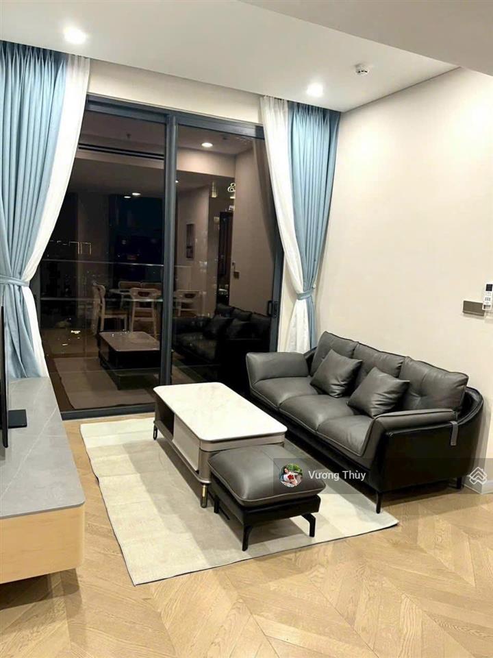 Chính chủ cho thuê căn góc 2 phòng ngủ tại lumiere riverside, giá 35 triệu.  0938 211 ***