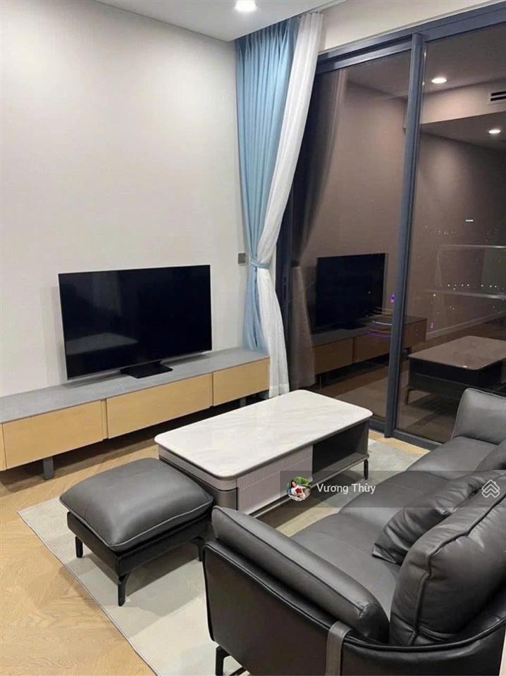Chính chủ cho thuê căn góc 2 phòng ngủ tại lumiere riverside, giá 35 triệu.  0938 211 ***