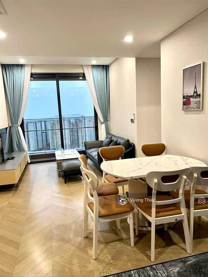 Chính chủ cho thuê căn góc 2 phòng ngủ tại lumiere riverside, giá 35 triệu.  0938 211 ***