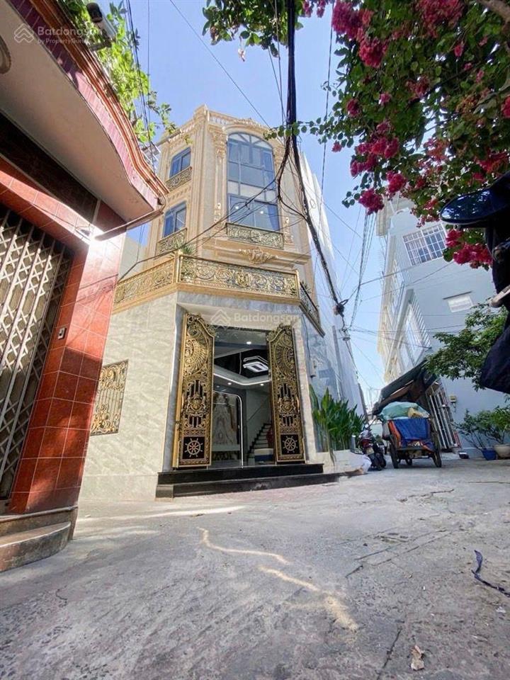 Nhà ngang lớn hiếm 6.7m 5 tầng gần đầm sen khu xe hơi di chuyển thuận tiện