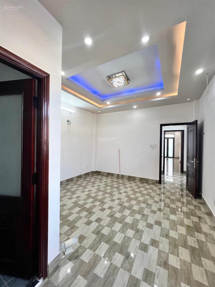 Mặt tiền kinh doanh bình tân 5x20m 4 tầng chỉ 11.5 tỷ thương lượng