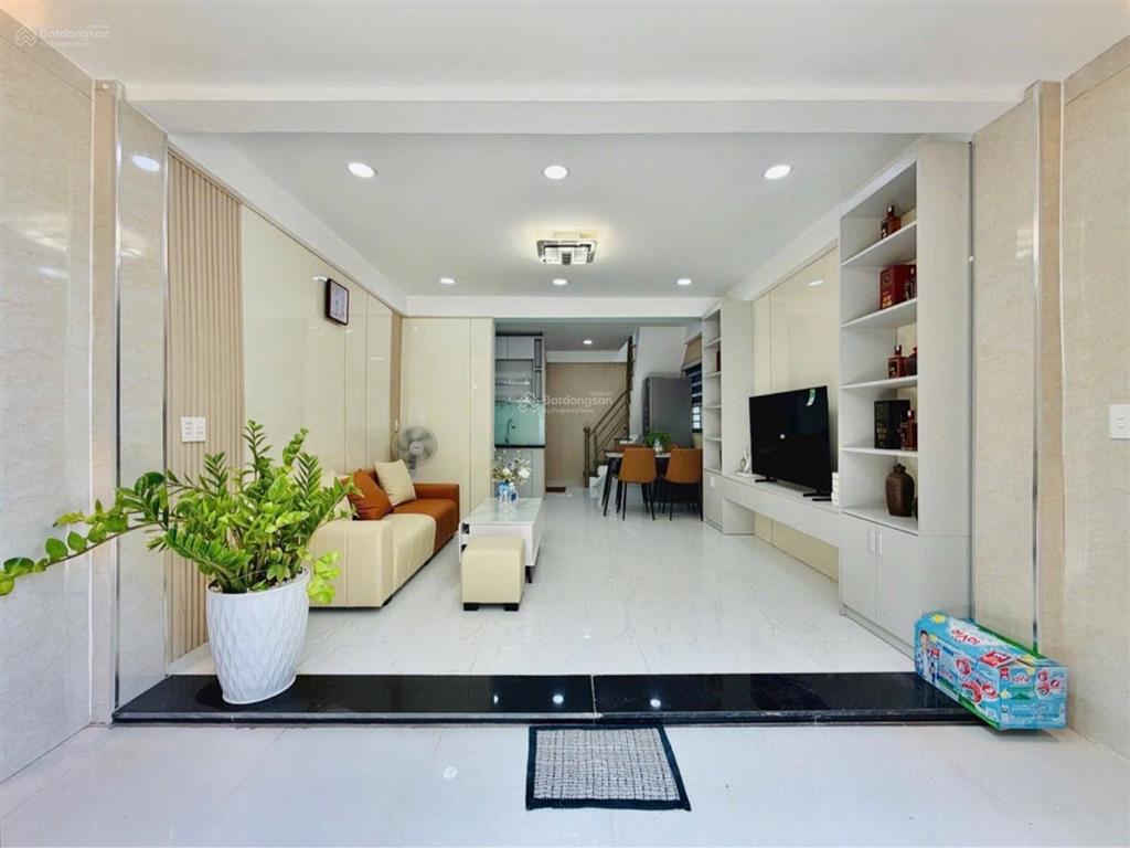 Bán nhà 2 tầng hẻm 8m đường tân sơn nhì, quận tân phú 52m giá 6,3 tỷ