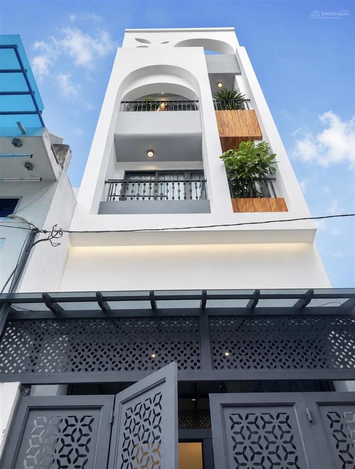 Bán nhà tân phú  5 tầng  có thang máy