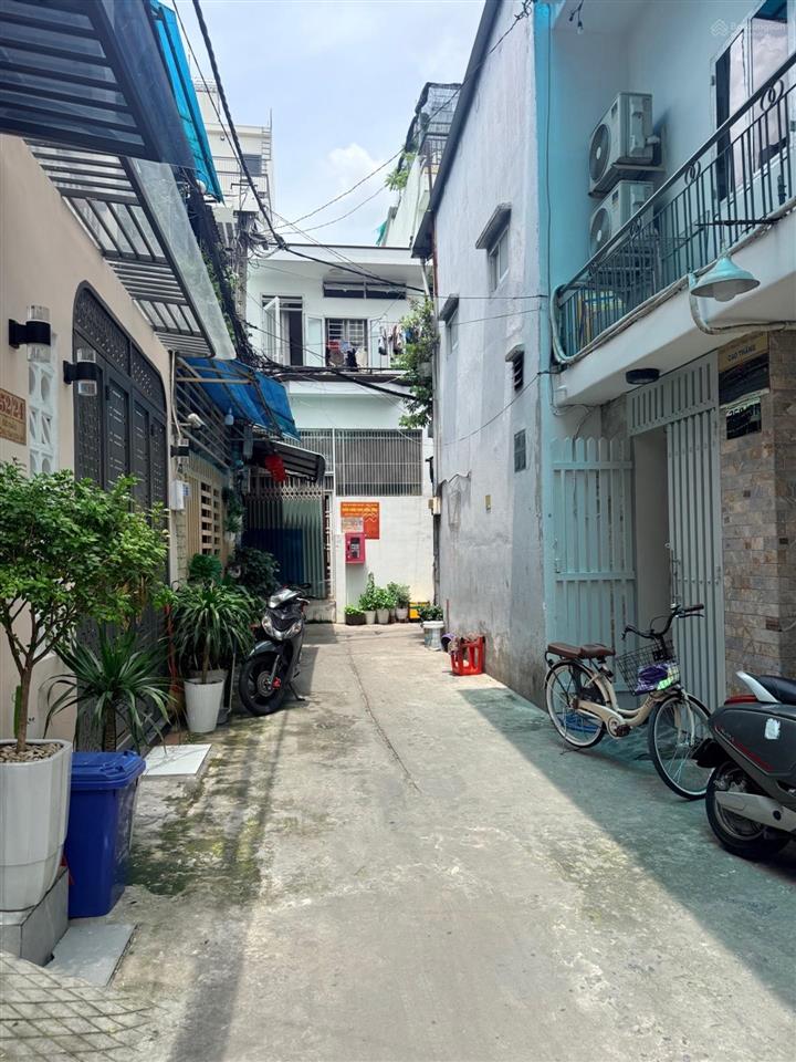 Bán nhà tân phú  5 tầng  có thang máy