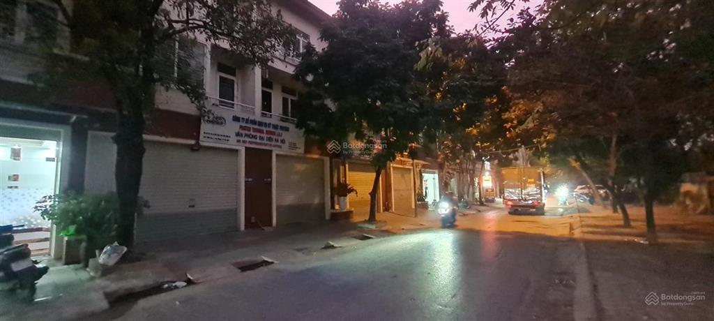 Bán nhà liền kề làng việt kiều châu âu  hà đông | view hồ câu siêu thoáng