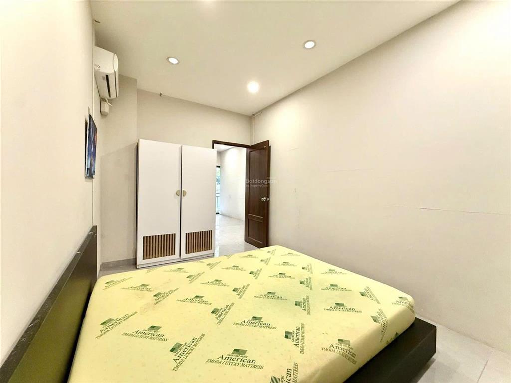 Cho thuê căn hộ 2pn ban công 60m2, có chỗ oto , gần ubndq2 , đảo kim cương , emart sala