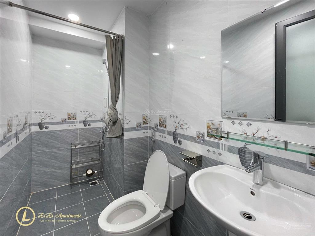Căn hộ 40m2 ban công đường trần não , full nội thất , có dọn phòng gần gtvt , cầu sài gòn