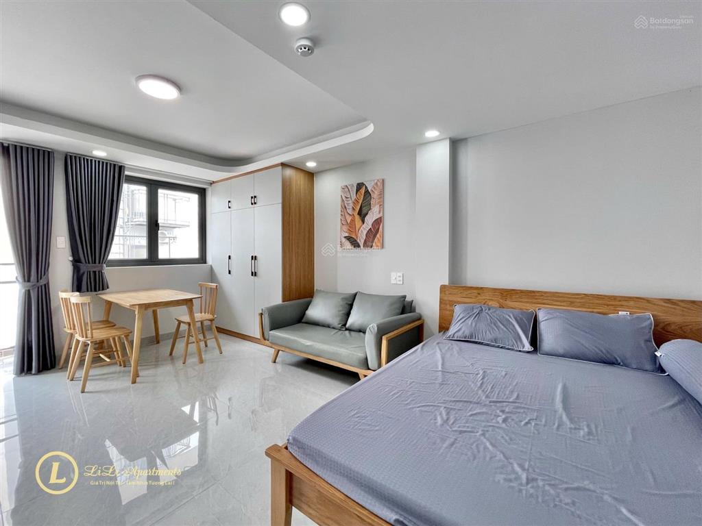 Căn hộ 40m2 ban công đường trần não , full nội thất , có dọn phòng gần gtvt , cầu sài gòn