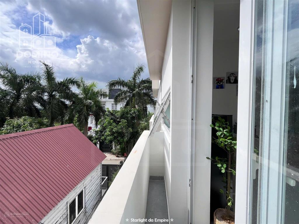 Cho thuê căn hộ duplex ban công thoáng, khu ubnd q2. nội thất mới chưa qua sử dụng