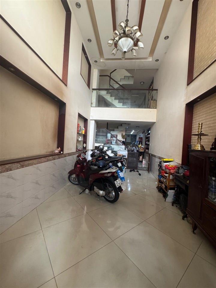 Hẻm 8m đường đường âu cơ ngay nhà thờ hầm giáp cư xá lữ gia nhà đẹp ở liền dt 3,9x17, 5 tầng