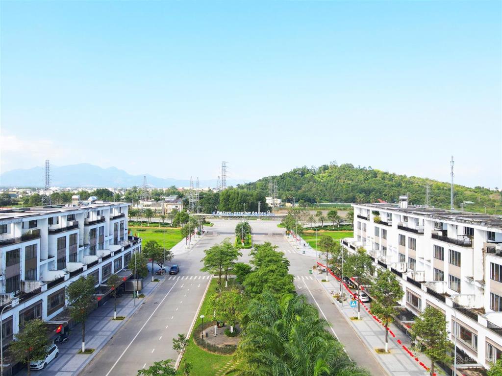 Quảng ngãi đang ở điểm rơi thị trường  sau sun group sẽ là ai. cả nhà và đất chỉ từ 9 triệu/m2