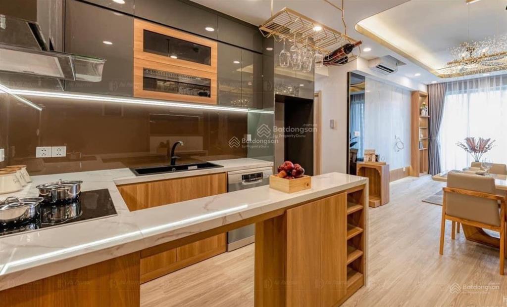 Bán căn hộ 3pn  2wc, 5,25 tỷ, có nt, tầng cao, view thành phố, siêu đẹp