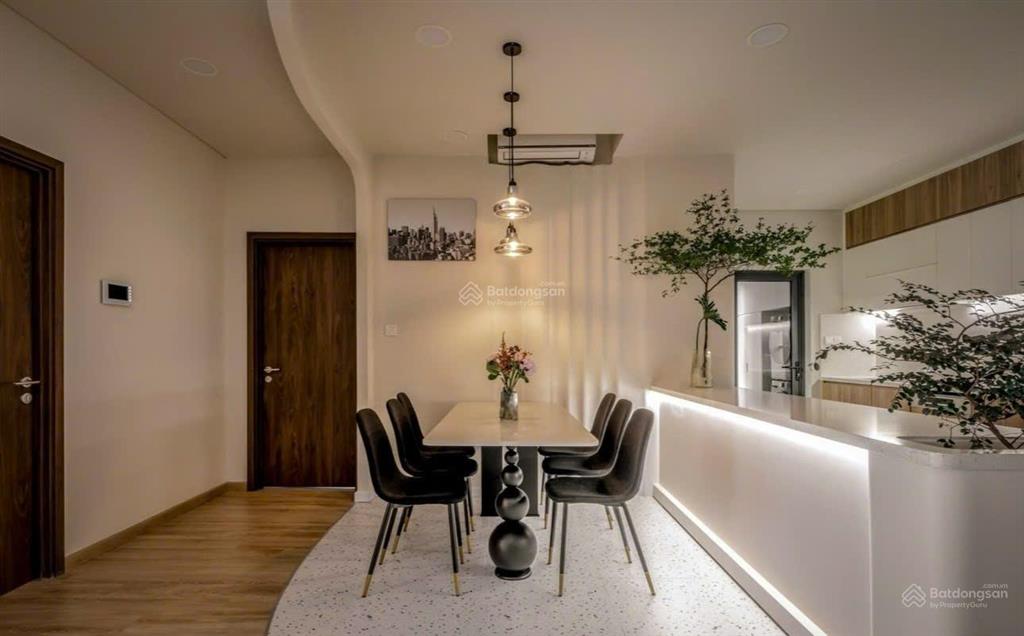 Bán căn hộ diamond briliant, 9,9 tỷ, 3pn  3wc, 142m2, full nt, tầng trung