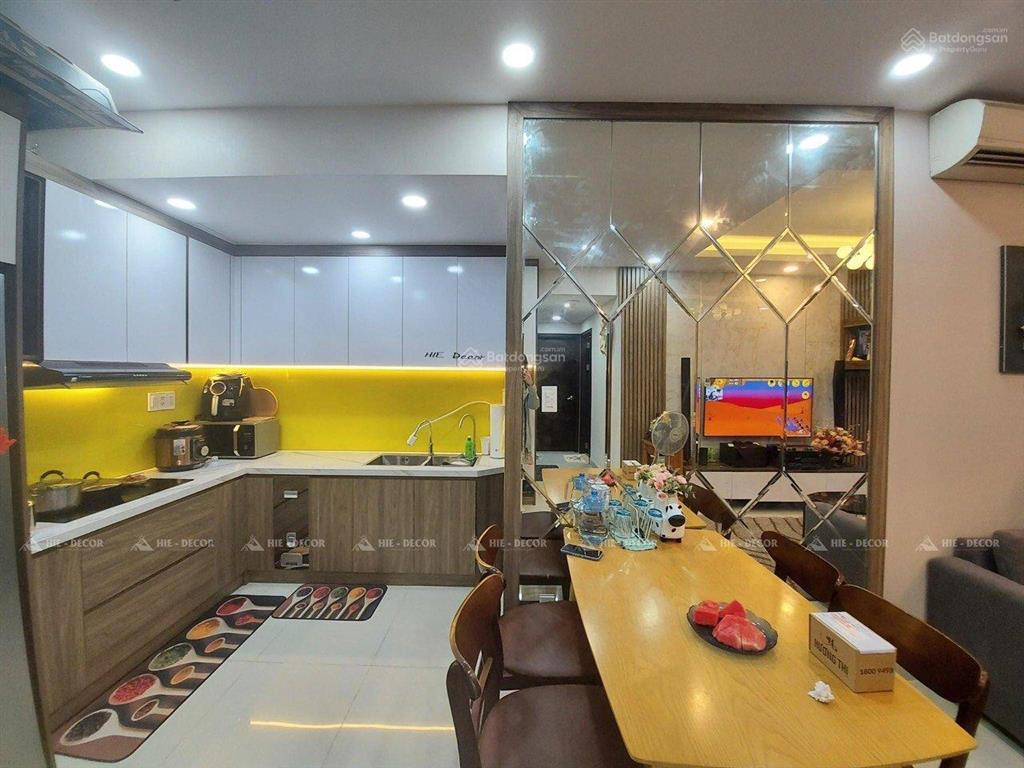 Bán căn hộ ruby 4,4 tỷ , 2pn2wc ,70m , full nt ,tầng cao view hồ sinh thái