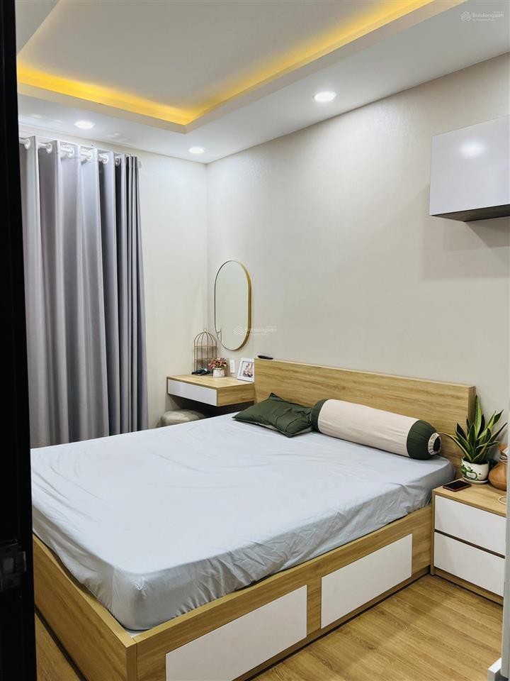 Bán căn hộ ruby 4,4 tỷ , 2pn2wc ,70m , full nt ,tầng cao view hồ sinh thái
