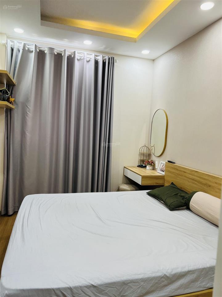 Bán căn hộ ruby 4,4 tỷ , 2pn2wc ,70m , full nt ,tầng cao view hồ sinh thái