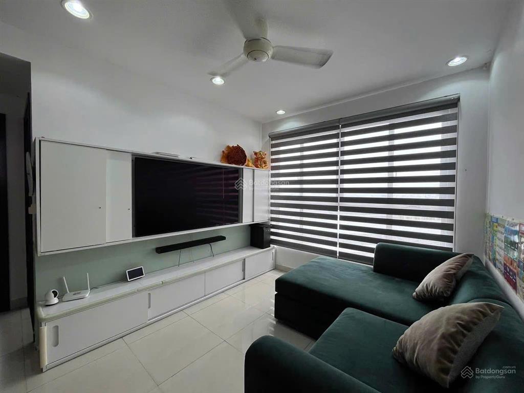 Bán gấp căn hộ ruby , 4,25 tỷ , 2pn2wc, 70m , full nt , view nội khu , mát mẻ