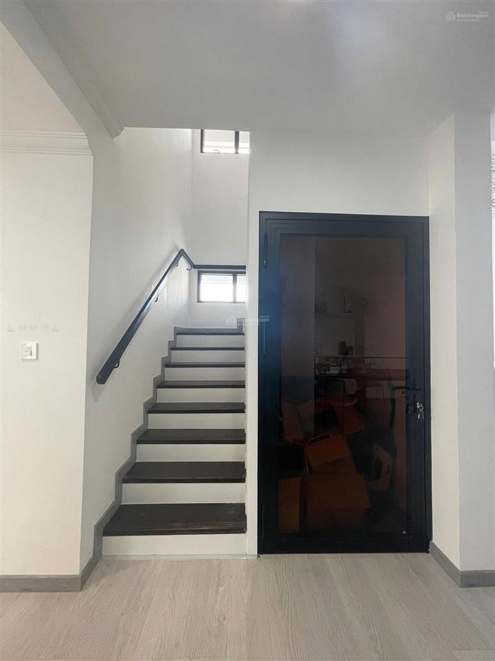 Bán căn hộ emerald 5,25 tỷ 3pn2wc , 98m2 , tầng cao , view hoàng hôn