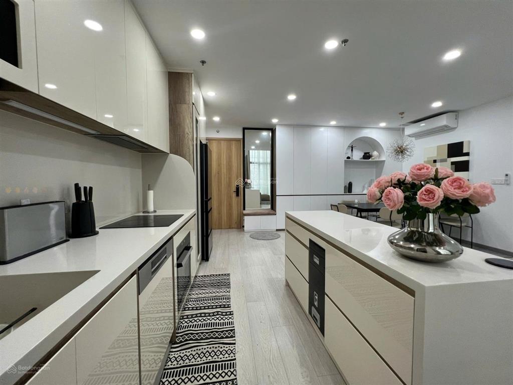 Bán căn hộ emerald 5,25 tỷ 3pn2wc , 98m2 , tầng cao , view hoàng hôn
