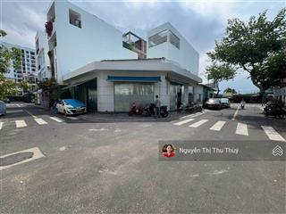 Bán lô góc tặng nhà cấp 4  tđc vcn phước long