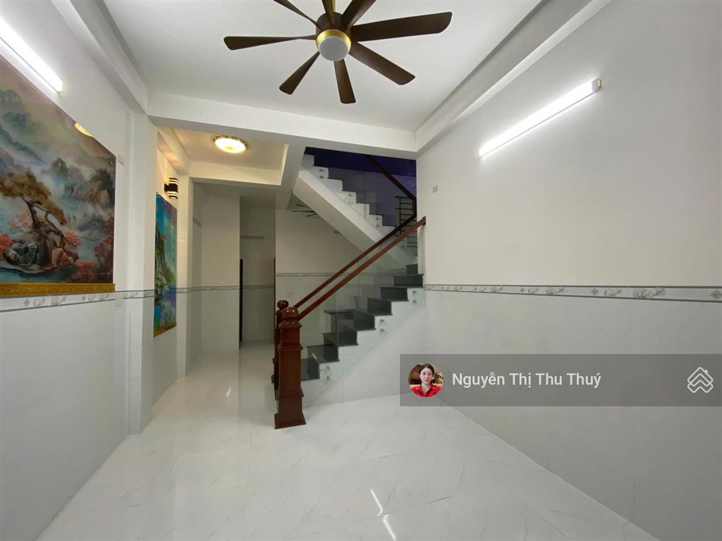 Hạ giá 300 triệu bán nhanh  căn góc 3 tầng ô tô vào tận nhà, cạnh bên tđc ngọc hiệp