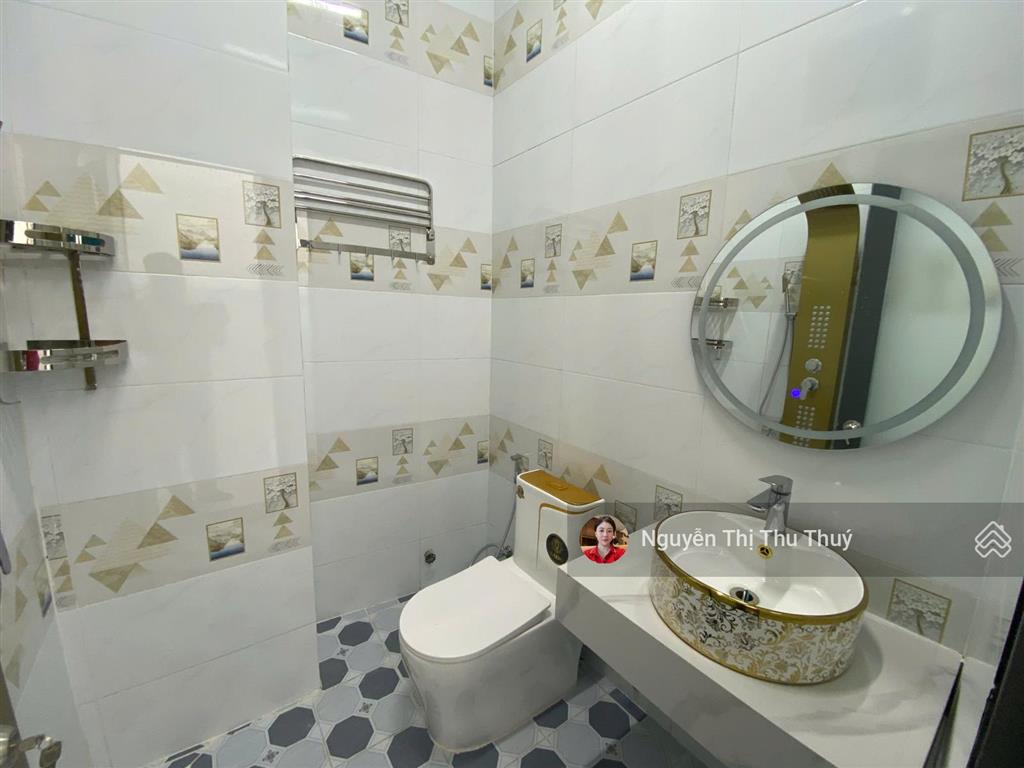 Hạ giá 300 triệu bán nhanh  căn góc 3 tầng ô tô vào tận nhà, cạnh bên tđc ngọc hiệp