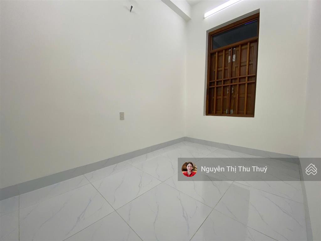 Hạ giá 300 triệu bán nhanh  căn góc 3 tầng ô tô vào tận nhà, cạnh bên tđc ngọc hiệp