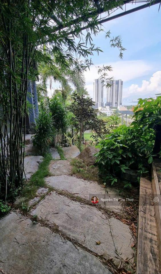 Bán căn biệt thự lưng tựa núi mặt hướng biển ở phường bắc nha trang