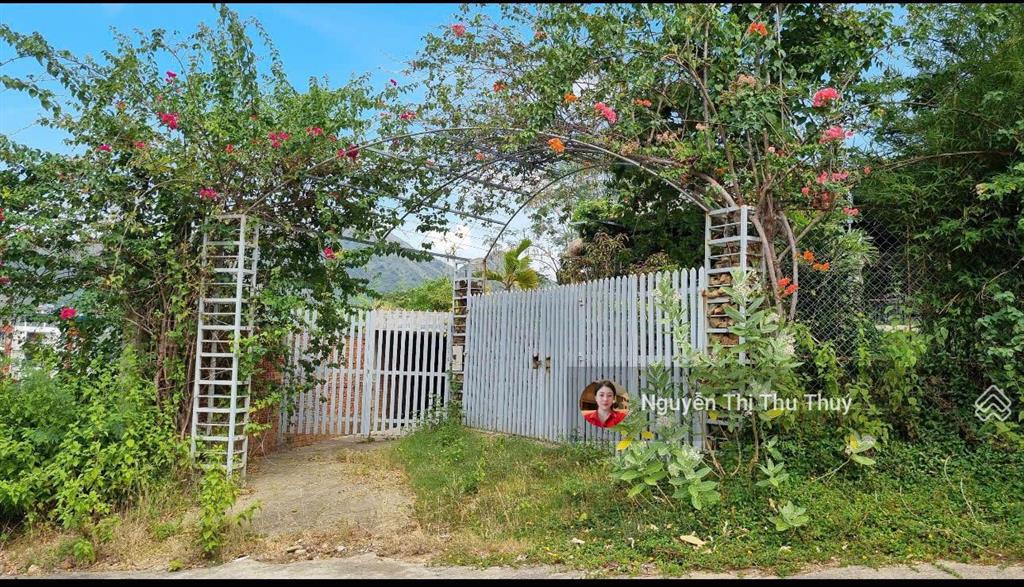 Bán căn biệt thự lưng tựa núi mặt hướng biển ở phường bắc nha trang