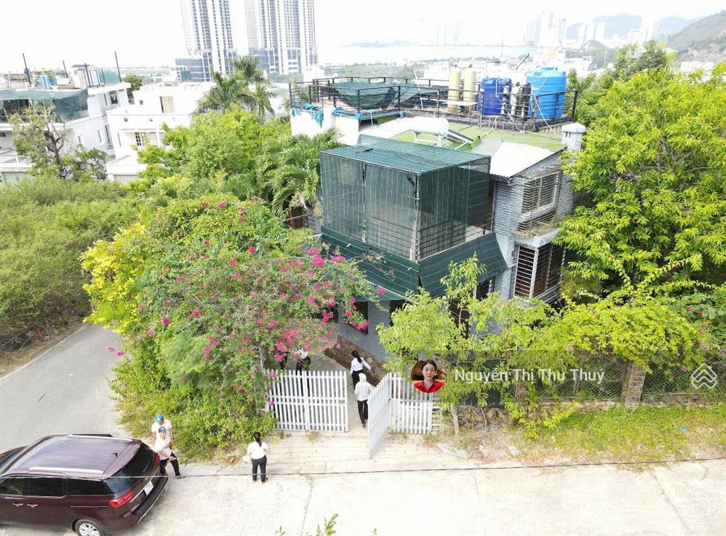 Bán căn biệt thự lưng tựa núi mặt hướng biển ở phường bắc nha trang