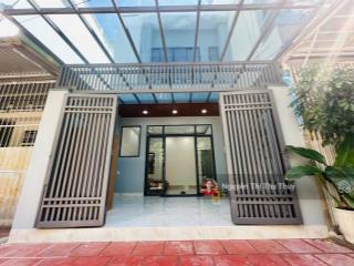 Nhà gần biển đường d4, thông lê thanh nghị & nguyễn lộ trạch, phường nha trang  3 tỷ