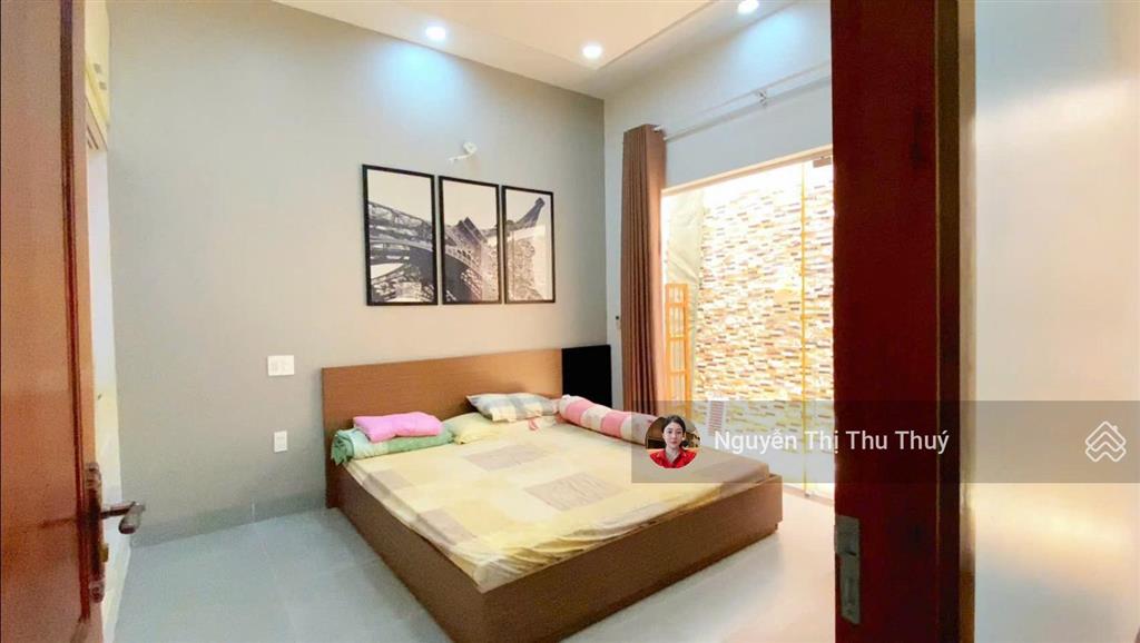 Nhà đẹp phố biển nha trang mặt tiền 7,5m sân đỗ ô tô 7 chỗ