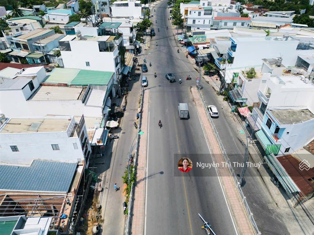 Bán nhà mặt tiền phong châu nam nha trang giá 5,3 tỷ