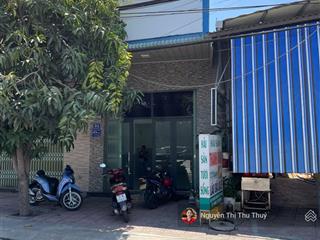 Bán căn nhà 2 tầng  mặt tiền nguyễn tất thành, nha trang